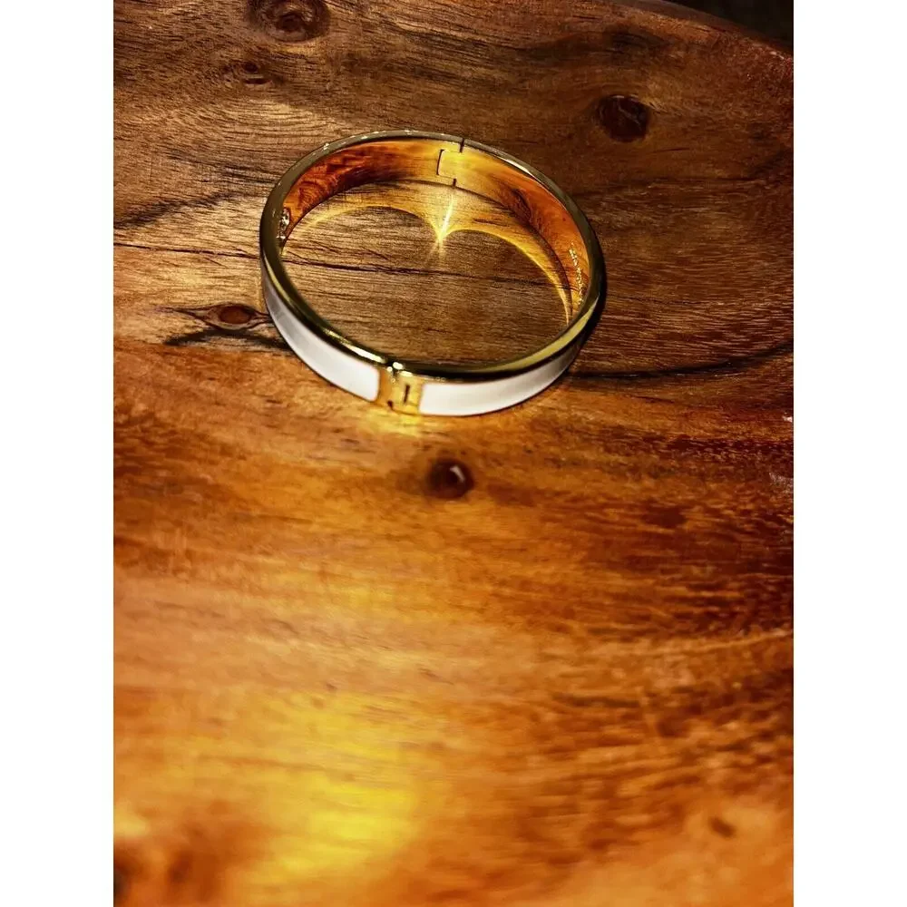 Kate Spade Gold Tone Off White Enamel Hinged Bangle Bracelet Stamped - Picture 4 of 11